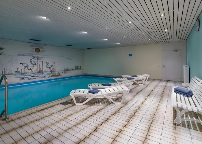 Mit Pool Und Sauna Апартаменты *